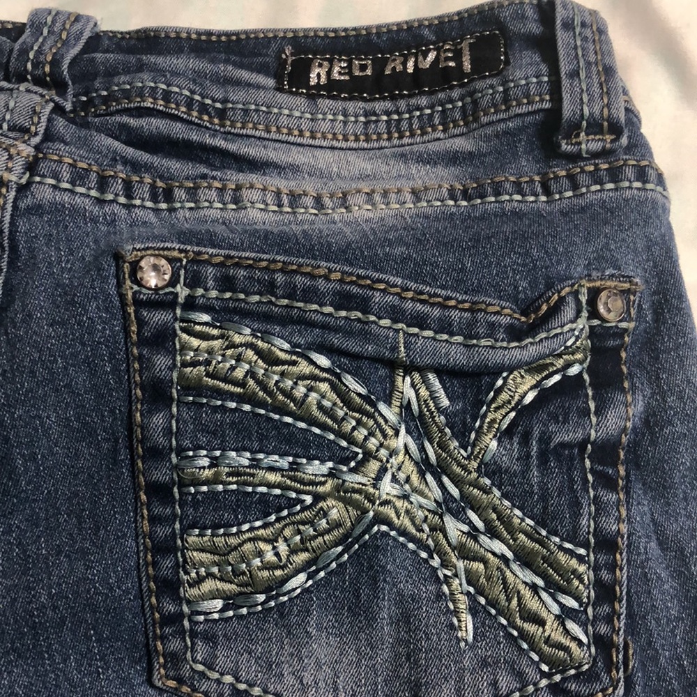 Red Rivet shorts - Picture 4 of 6